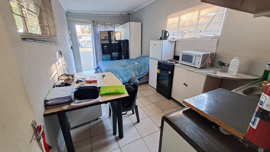 5 Bedroom Property for Sale in Park West Free State